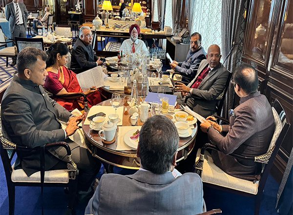 World News | In Moscow, Indian Envoy Vinay Kumar Briefs All-party Delegation on India-Russia Ties
