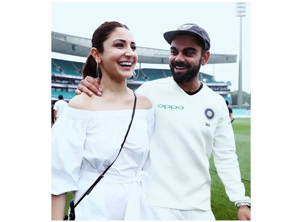 Entertainment News | RCB Vs SRH: Anushka Sharma Cheers for Husband Virat Kohli's Team from Stands