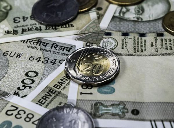 Business News | RBI's Strong Dividend to Govt Boosted by USD Sales, Interest Income: SBI Report
