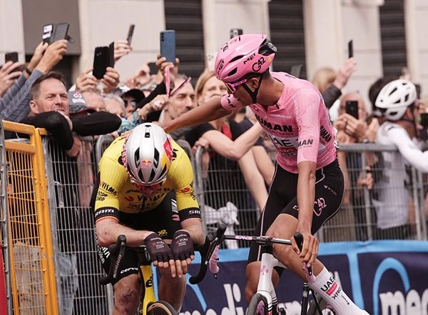 Sports News | Giro D'Italia 2025: Mads Pedersen Powers to Fourth Win in Stage 13