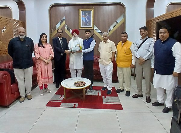 World News | Shiv Sena MP Shrikant Shinde-led Parliamentary Delegation Arrives in Congo Following UAE Visit
