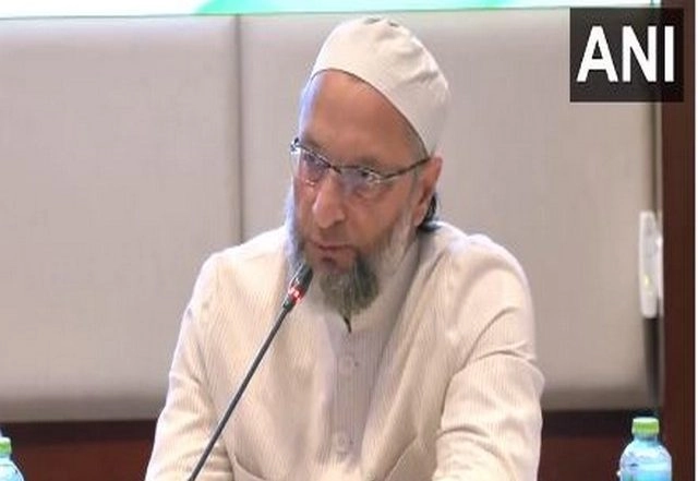 World News | Asaduddin Owaisi Calls Pakistan a Failed State During Interaction in Bahrain