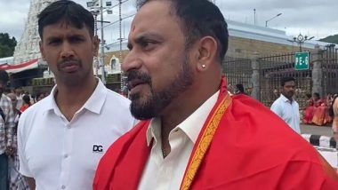 Sports News | India Fielding Coach T Dilip Visits Tirupati Tirumal Temple Ahead of England Test Series