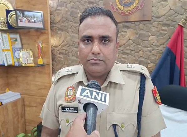 India News | 88 Illegal Bangladeshi Migrants Detained for Illegal Stay in Southwest Delhi During Verification Drive