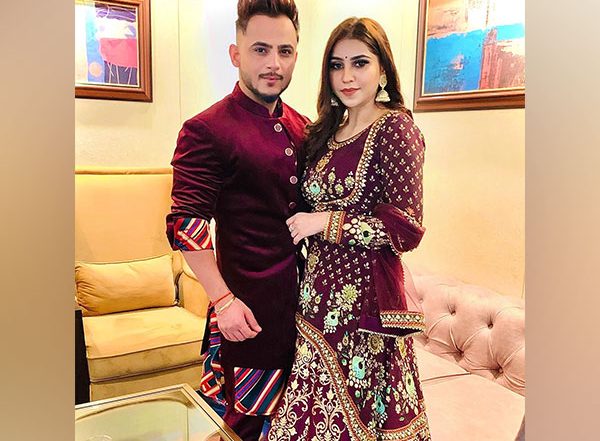 Entertainment News | Singer Milind Gabba, Wife Pria Blessed with Twins