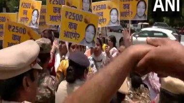 India News | Police Detains AAP Workers Protesting Against Delhi Government on Mahila Samman Yojana