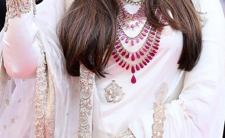 Aishwarya Rai Bachchan Exudes Royal Grace at Cannes 2025 in Ivory Saree With Sindoor