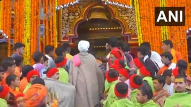 Char Dham Yatra 2025: Portals of Badrinath Dham Opened Amid Melodious Tunes of Army Band and Chants of Jai Badri Vishal by Devotees (Watch Videos)