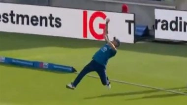 Brydon Carse Takes Stunning One-Handed Catch Near Boundary Line to Dismiss Brandon King During ENG vs WI 1st ODI 2025 (Watch Video)