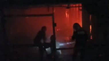 Delhi Hospital Fire: No Casualties Reported, Says Official After Blaze Erupts at BM Gupta Hospital in Uttam Nagar (Watch Videos)