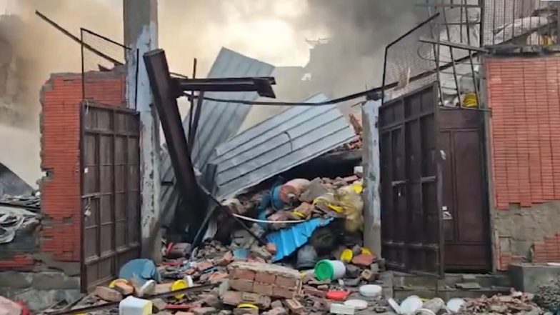Delhi Fire: Building Collapses After Massive Blaze Erupts at Factory in Bawana Triggers Blast; 17 Fire Tenders at Spot (Watch Video)