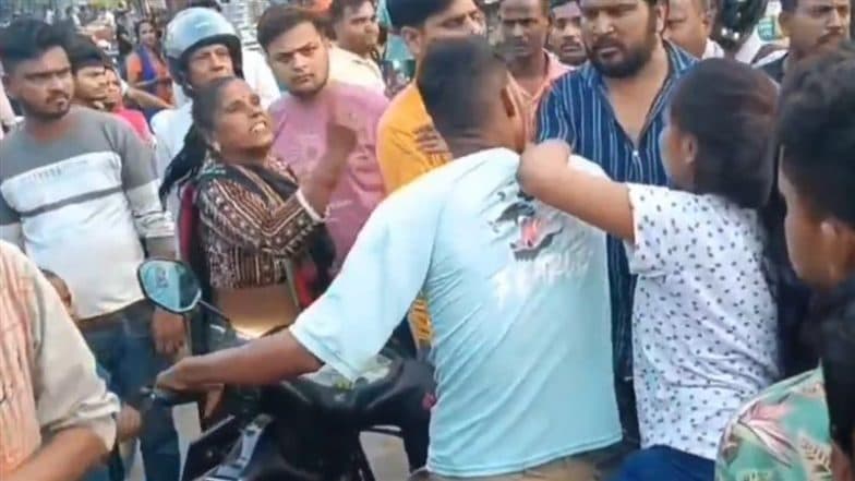 Chowmein Date Turns Violent in Kanpur: Couple Thrashed by Boy슬롯사이트s Parents in Public Over Relationship; Video Goes Viral