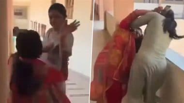Khargone: Principal and Librarian Engage in Physical Brawl, Pull Hair and Slap Each Other at Eklavya School in MP; Both Removed from Post After Video Goes Viral