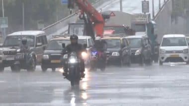 Mumbai Rains Videos: Heavy Showers Lash City, Bring Relief from Humidity; IMD Predicts More Rainfall in Its Weather Forecast for Today