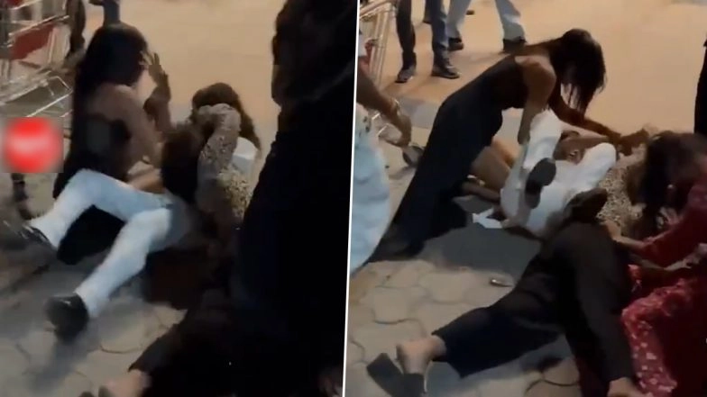 Drunken Brawl Caught on Camera in Indore: Girls Clash Outside Malhar Mega Mall, Hurl Abuses and Pull Each Other’s Hair Over Vulgar Comment; Video Goes Viral