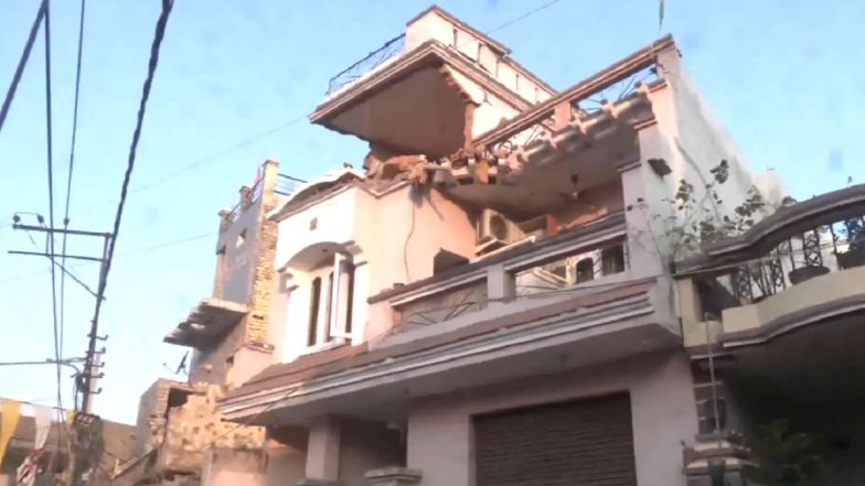 Jammu and Kashmir: Surface-to-Air Missile Systems Activated in Srinagar, Heavy Engagement Ongoing With Pakistan (Watch Videos)