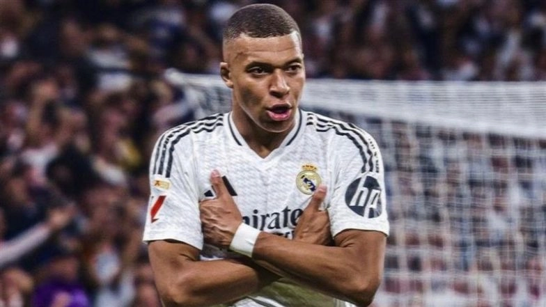 Kylian Mbappe Brace Video: Watch Star Footballer Score Two Goals During Barcelona vs Real Madrid La Liga 2024-25 El Clasico Match