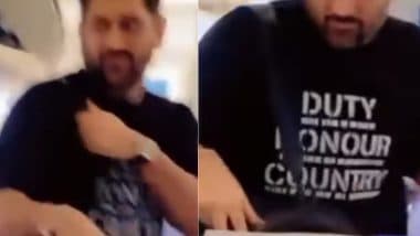 MS Dhoni Spotted Wearing T-Shirt With 'Duty, Honour, Country' Message on Flight, Video Goes Viral Amid India-Pakistan Conflict (Watch)
