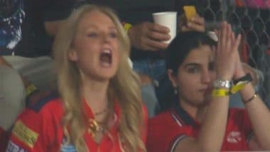 Marcus Stoinis' Partner Sarah Czarnuch Spotted Using 'F-Word' After Her Husband Gets Cleaned Up By Suyash Sharma During PBKS vs RCB IPL 2025 Qualifier 1 Match (Watch Video)