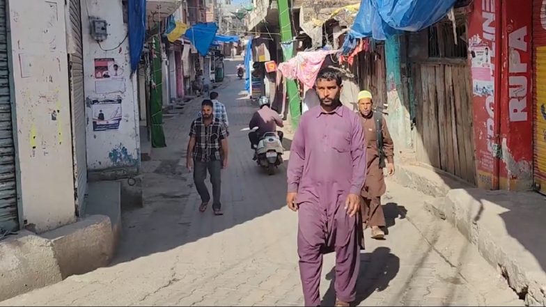 Jammu and Kashmir: No Incident Reported, First Calm Night in Recent Days in Jammu and Other Areas, Says Indian Army (Watch Videos)