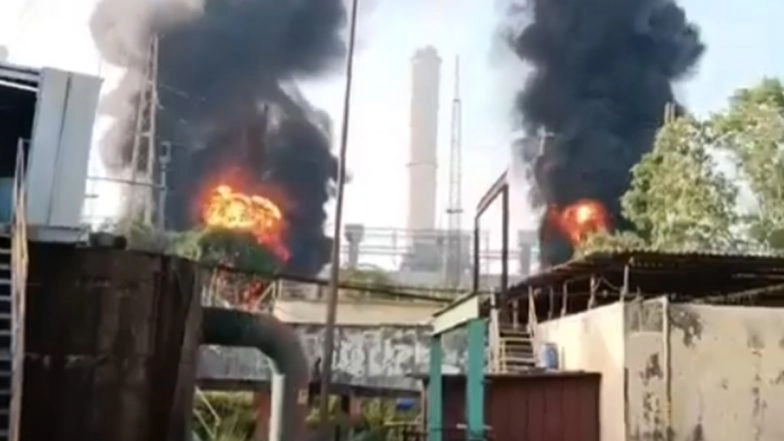 Sonbhadra: 2 Transformers of Thermal Power Plant Obra Catch Fire in Uttar Pradesh, Rescue and Relief Work Underway (Watch Video)