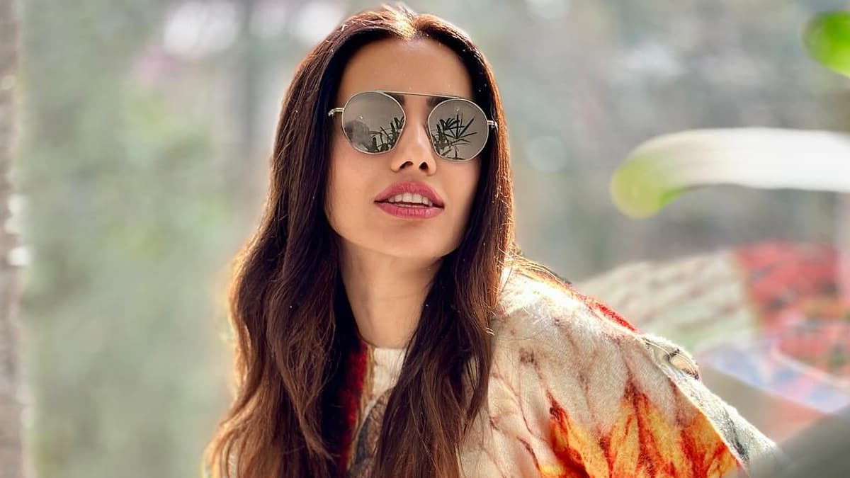 Indian actress best known for her role in 'Pyaar Ka Punchnama' and appearances in romantic comedies. Indian actress best known for her role in 'Pyaar Ka Punchnama' and appearances in romantic comedies.