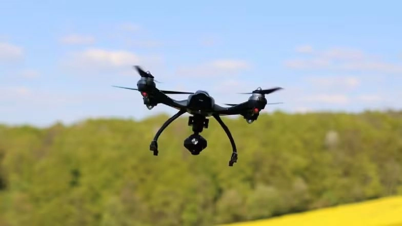 Poonch Drone Sighting: Indian Army Opens Fire in Poonch’s Digwar Sector After Pakistani Drone Enters Indian Side Along LoC in Jammu and Kashmir