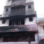 Kanpur Fire: Couple Killed After Massive Blaze Erupts at 5-Storey Building in Chamanganj, 3 Children Feared Dead (Watch Videos)