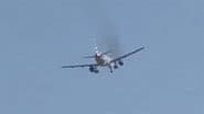 US: Charlotte-Bound American Airlines Flight 1665 Makes Emergency Landing After Engine Emits Smoke Shortly After Takeoff in Las Vegas, Video Surfaces