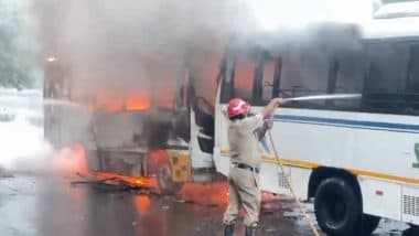 Delhi Bus Fire: Massive Blaze Erupts in 2 Buses on Pankha Road in Janakpuri Area, No Casualties Reported (Watch Video)