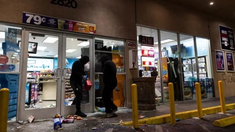 Los Angeles Riots: Man Found Dead Near Looted Store After Violent Anti-ICE Protests in East Hollywood, Probe Launched