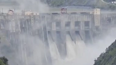 Jammu and Kashmir Rains: Ramban District Administration Orders Ban on All Movement Near River Chenab After Rise in Water Levels Trigged by Heavy Rainfall