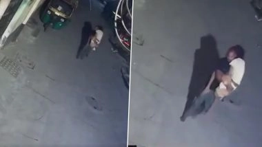 Delhi Shocker: Man Strangles Specially Abled Woman to Death After Kidnapping Her in Kalindi Kunj, CCTV Video Surfaces