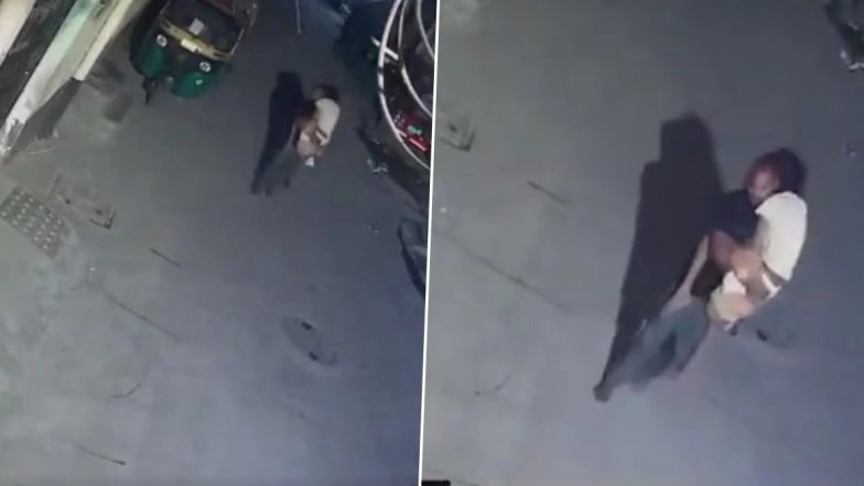 Delhi Shocker: Man Strangles Specially Abled Woman to Death After Kidnapping Her in Kalindi Kunj, CCTV Video Surfaces