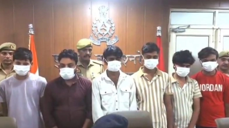 Grindr Dating App Scam: 6 Held for Blackmailing and Extorting Money Through Gay Dating App in Uttar Pradesh’s Noida; Police Seize 2 Pistols, Car and INR 19,500 in Cash (Watch Video)