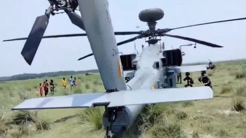 Indian Air Force Helicopter Makes Emergency Landing in Saharanpur Field After Mid-Air Technical Snag (Watch Video)