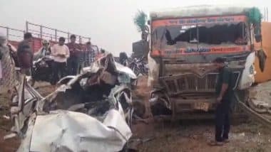 Madhya Pradesh Accident: 9 Killed and 2 Injured As Cement-Laden Truck Overturns on Car Near Meghnagar, Jhabua (Watch Video)