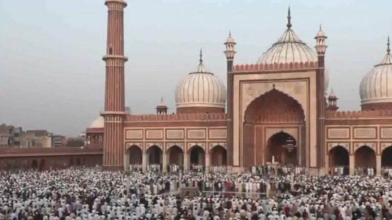 Bakrid Mubarak 2025: Devotees Gather at Jama Masjid in Delhi To Offer Namaz, Celebrate Eid al-Adha (Watch Video)