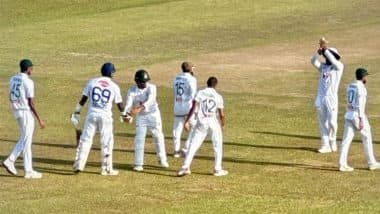 Angelo Mathews Gets Emotional Send-Off as Bangladesh Players Shake Hands With Retiring Legend During SL vs BAN 1st Test 2025 (See Pics)