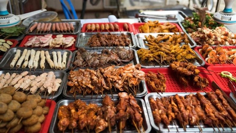 Eid al-Adha 2025 Recipes: From Mutton Keema Paratha To One-Pot Mutton Pulao, Prepare These Delicious Recipes at Home To Celebrate the Festival (Watch Videos)