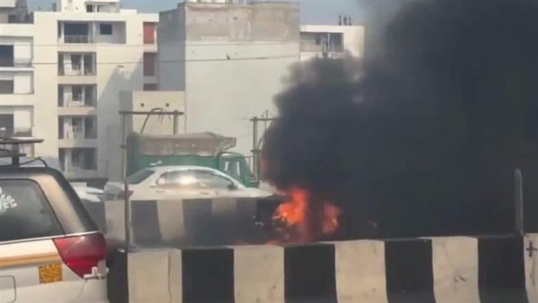 Ghaziabad Car Fire: Vehicle Goes Up in Flames on NH 09 Near Lal Kuan, Video Shows Thick Black