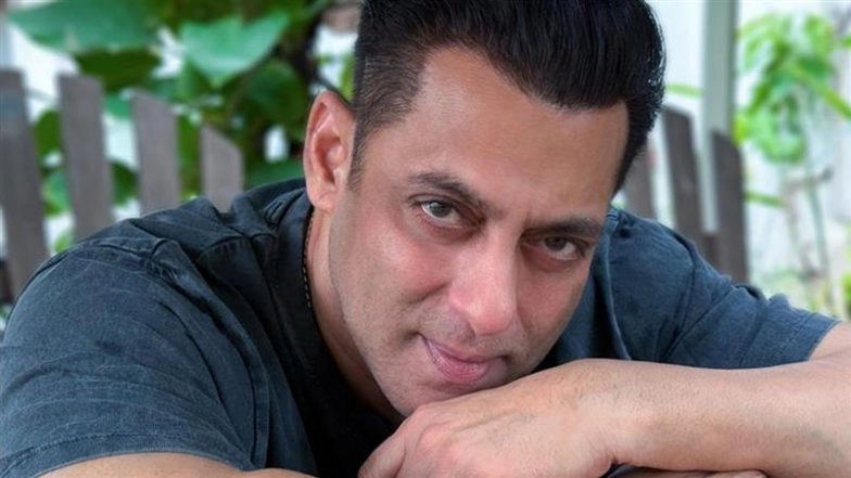 Salman Khan Wishes ‘Eid Mubarak’ With a Dapper Pic