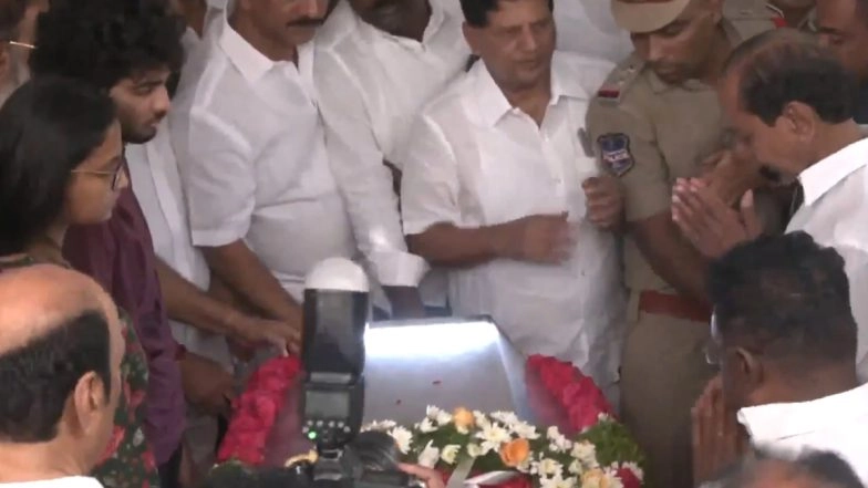 KCR Breaks Down While Paying Last Respects to BRS MLA