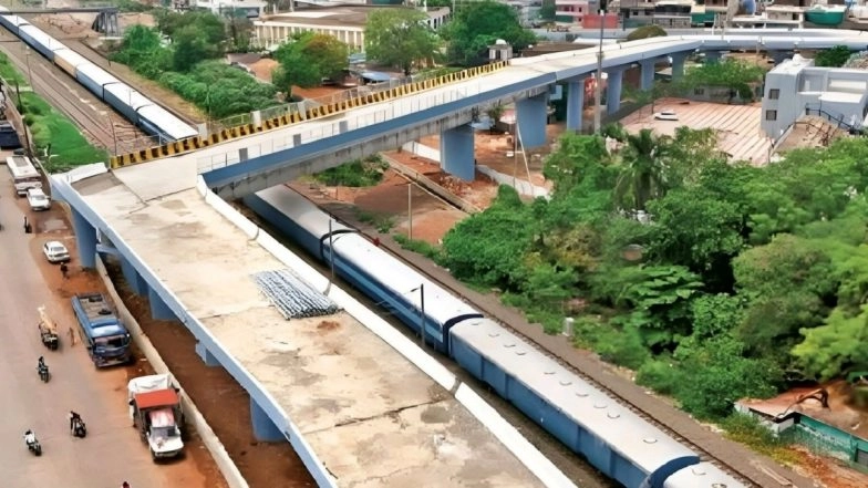Bhopal&rsquo;s 90-Degree Bridge Near Aishbagh Stadium Photo Goes Viral: Sharp Turn On ₹18 Crore Overbridge Sparks Safety Concerns