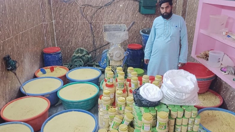 Hyderabad: 870 Kg of Adulterated Ginger-Garlic Paste, Harmful Chemicals Seized From Illegal Unit in Bandlaguda, One Arrested (See Pic and Video)