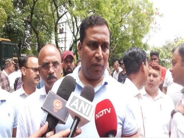 India News | Assam Minister Jayanta Mallabaruah Inspects Flood-affected Areas in Guwahati