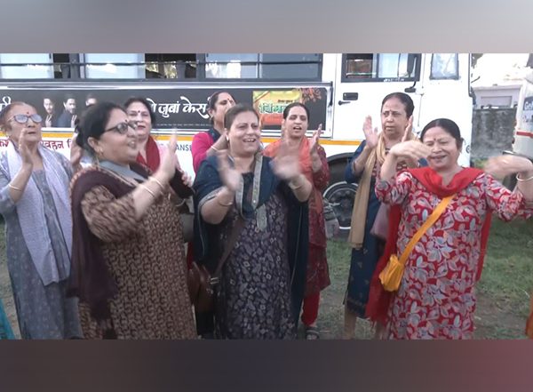 India News | J-K: Undeterred by Terror, Pilgrims Flock to Kheer Bhawani Shrine in Kashmir