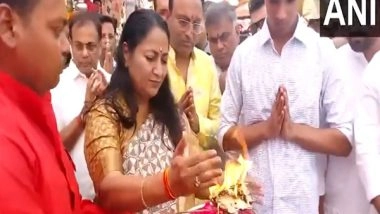India News | Delhi CM Rekha Gupta Takes Holy Dip at Har Ki Pauri in Uttarakhand's Haridwar