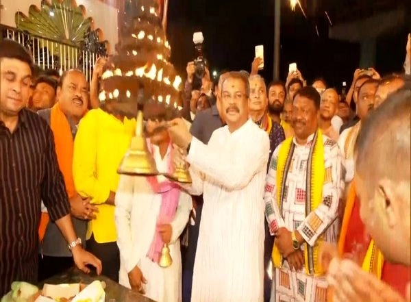 India News | Union Minister Dharmendra Pradhan Participates in Sital Sasthi Yatra in Sambalpur