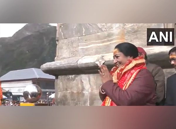 India News | Delhi CM Rekha Gupta Arrives at Kedarnath with Her Family